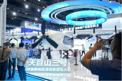 报告称AI算力需求爆发式增长 专家建言数据中心提前布局